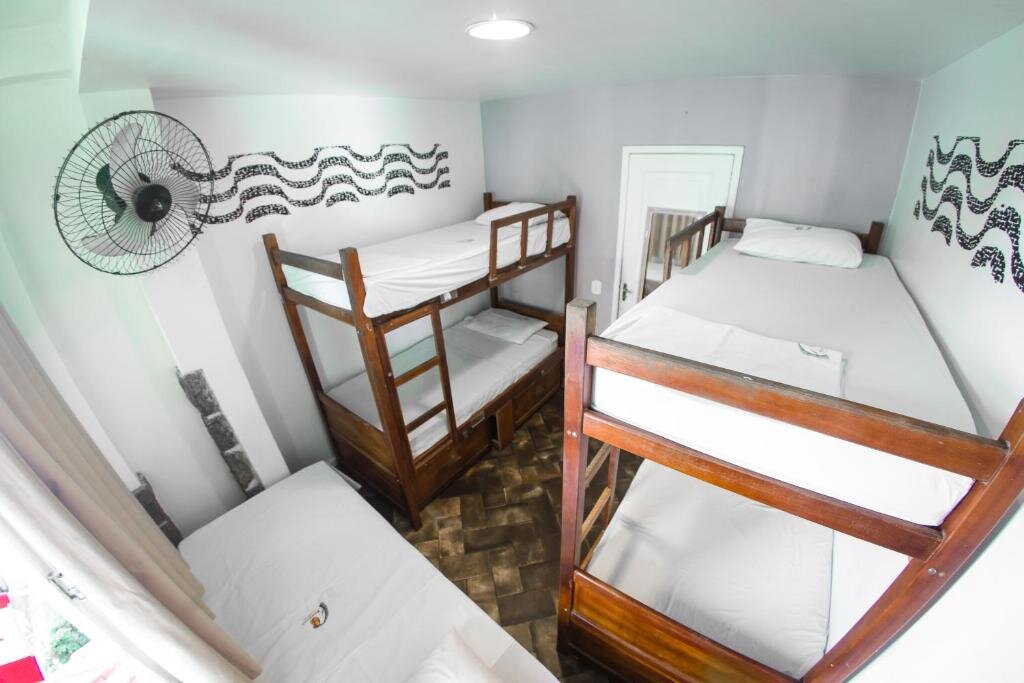 Кровать в общем номере (женский номер) Bamboo Rio Hostel