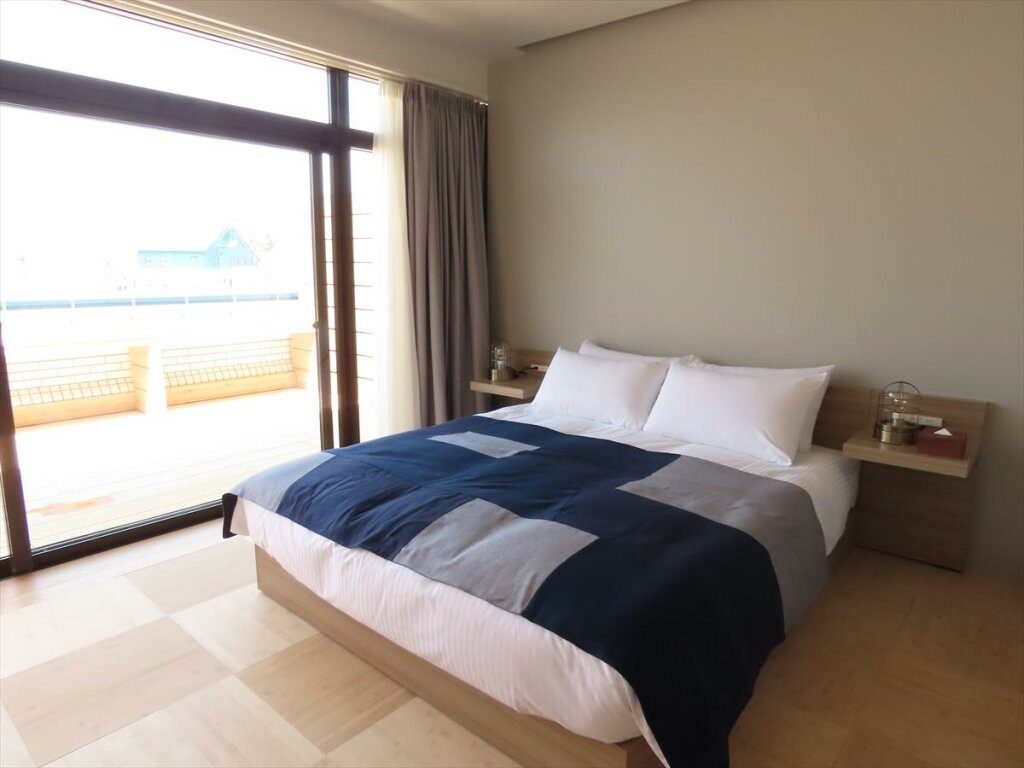 Standard Double room with ocean view Osaka Hokko Marina HULL