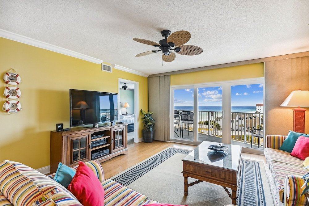 Standard chambre Seacrest 703 is a 2 BR Gulf Front on Okaloosa Island by RedAwning