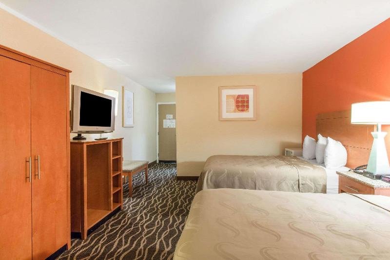 Номер Standard Quality Inn & Suites I-35 near Frost Bank Center