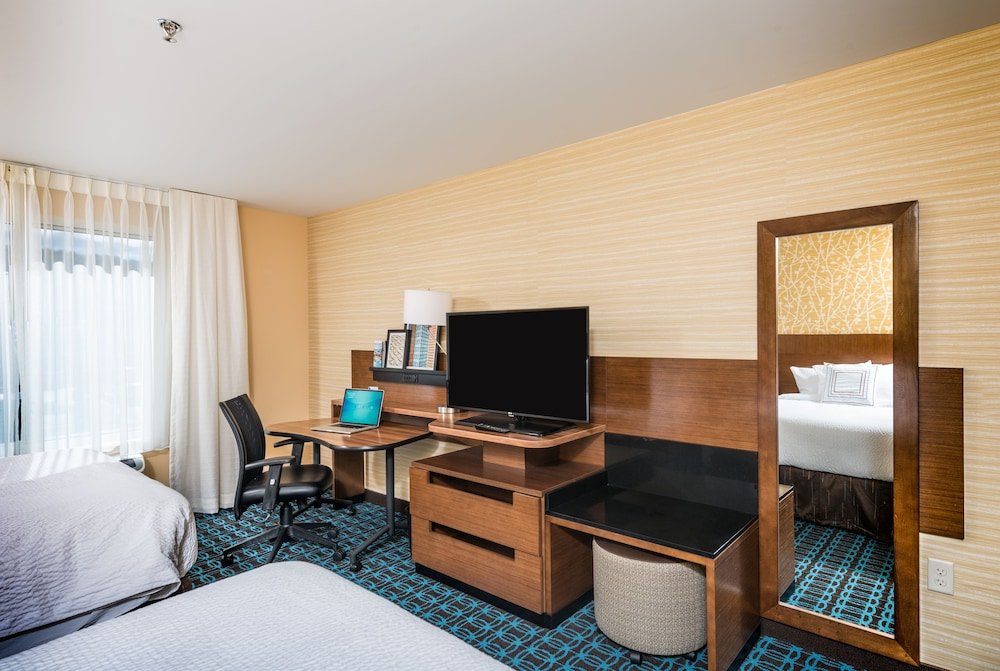 Четырёхместный номер Standard Fairfield Inn & Suites by Marriott Plymouth White Mountains