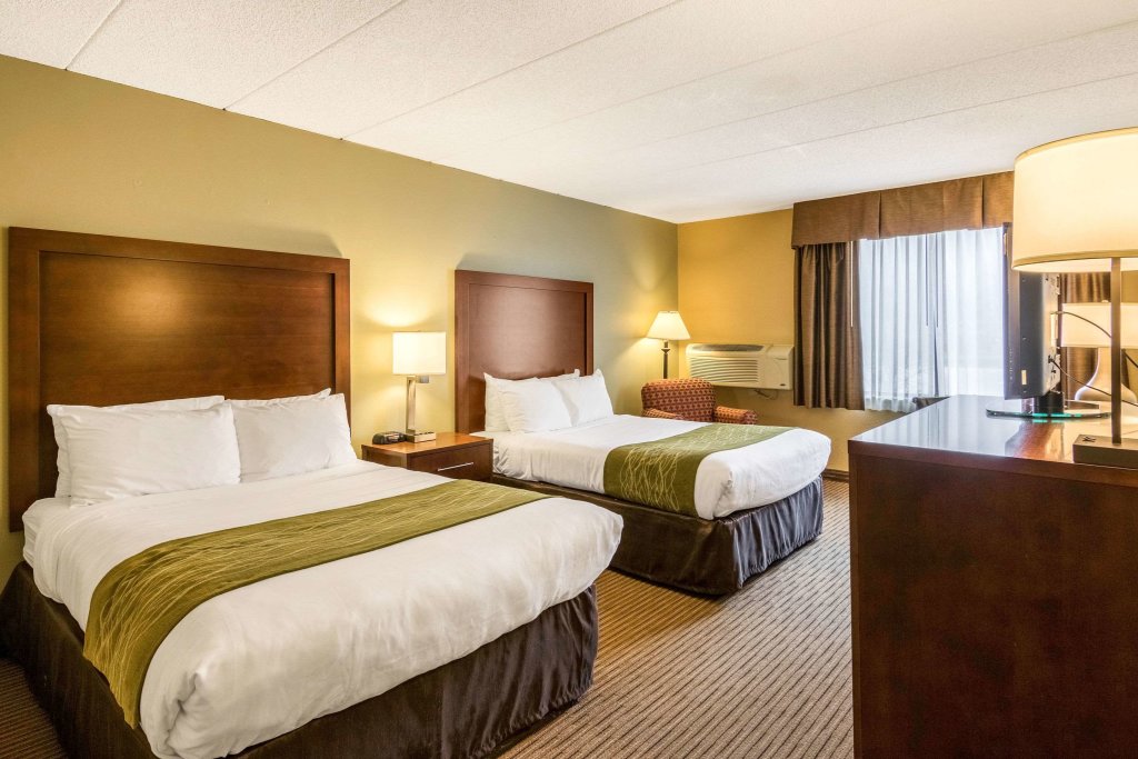 Standard Quadruple room Comfort Inn Plymouth-Minneapolis