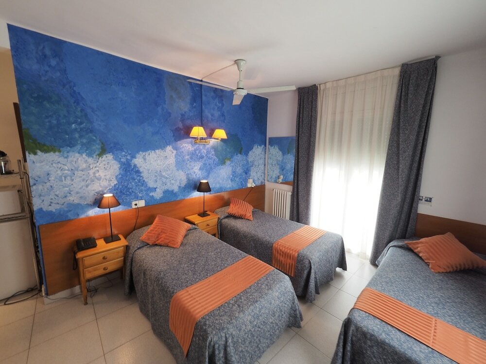 Standard Dreier Zimmer mit Balkon Hotel Montserrat