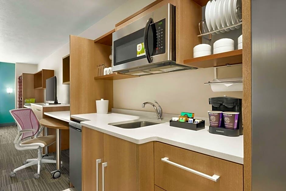Студия Standard Home2 Suites By Hilton Bismarck