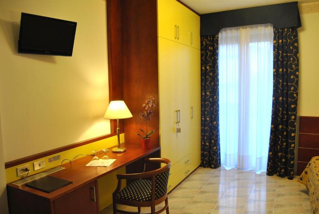 Двухместный номер Standard с балконом и с частичным видом Hotel Villa Olivo Resort