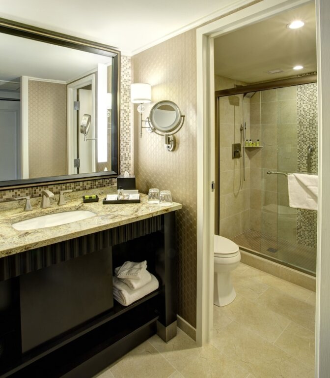 Premium quadruple chambre avec balcon InterContinental New Orleans, an IHG Hotel