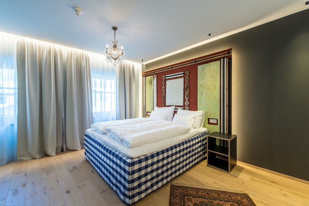 Confort double chambre avec balcon Adler Suite & Stube
