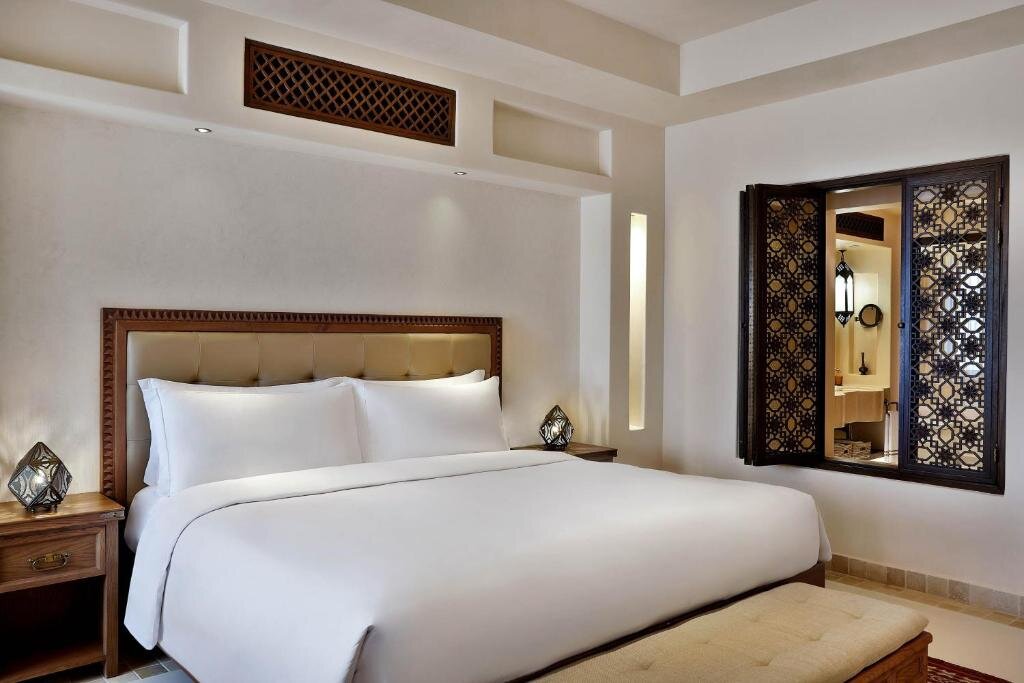 Двухместный номер Deluxe с балконом Al Wathba, a Luxury Collection Desert Resort & Spa, Abu Dhabi
