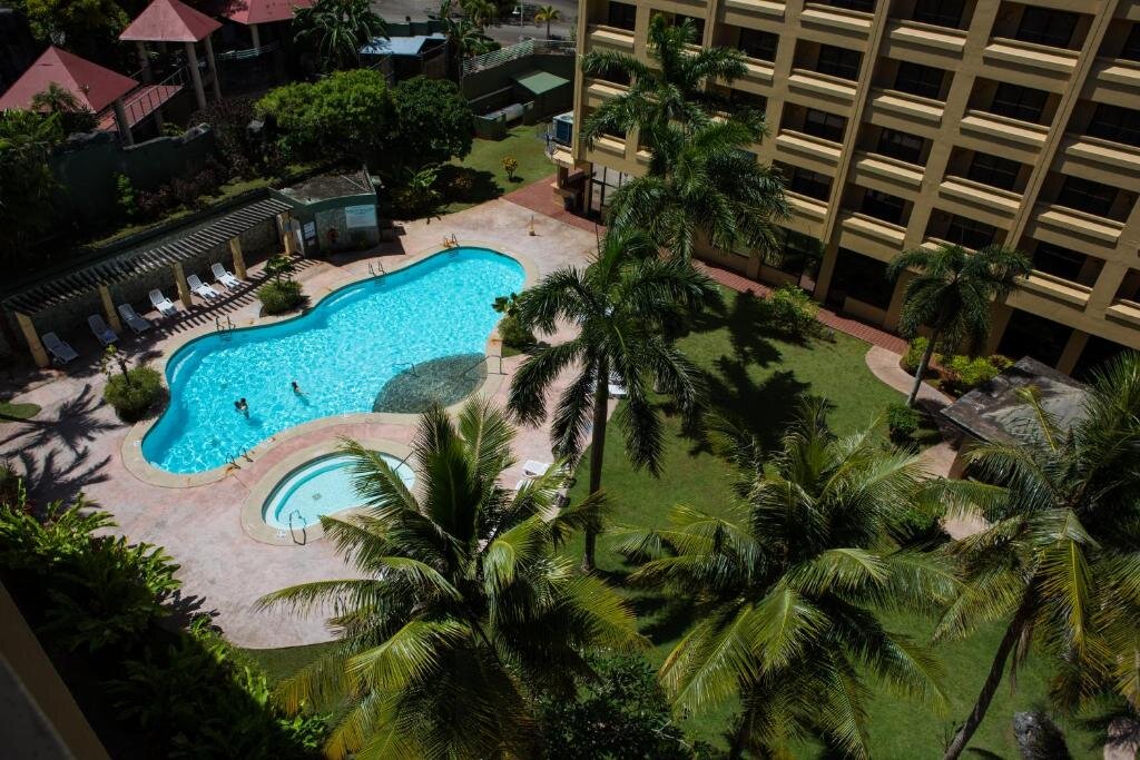 Двухместный номер Deluxe Guam Plaza Resort