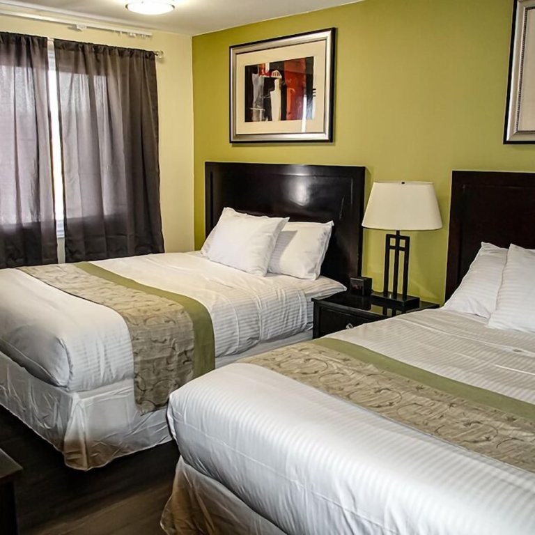 Семейный люкс с 2 комнатами Skyland Motel Inn & Suites