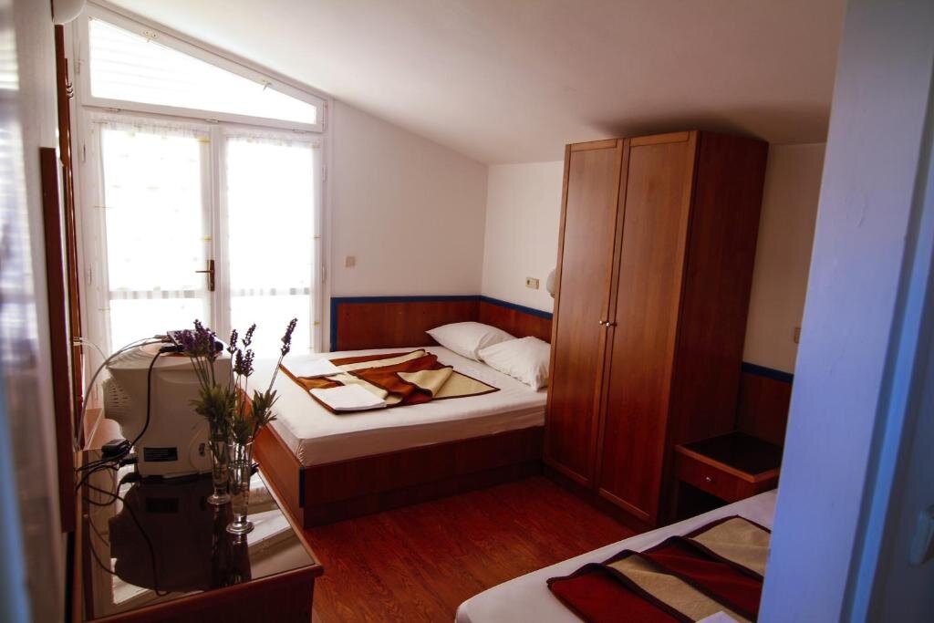 Standard Triple room with balcony and with sea view Beach Hotel