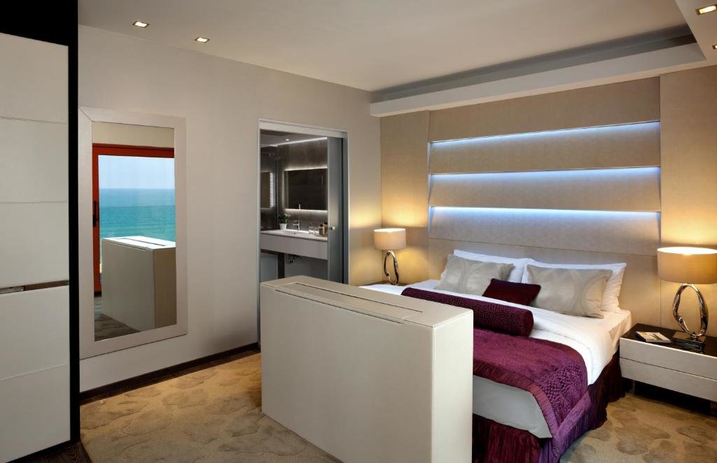 Двухместный люкс Presidential Carlton Tel Aviv Hotel - Luxury on the Beach