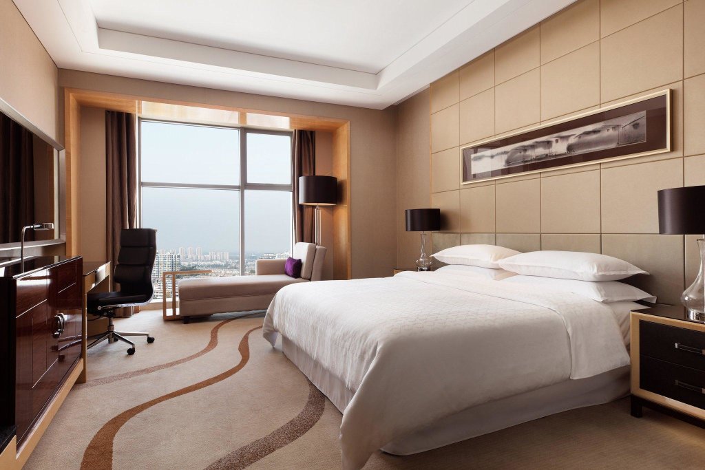 Двухместный номер Deluxe Sheraton Zhenjiang Hotel