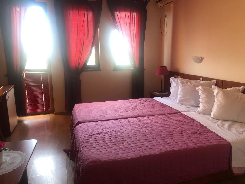Camera Deluxe Guest House Golden Flake 4km from Bolata beach