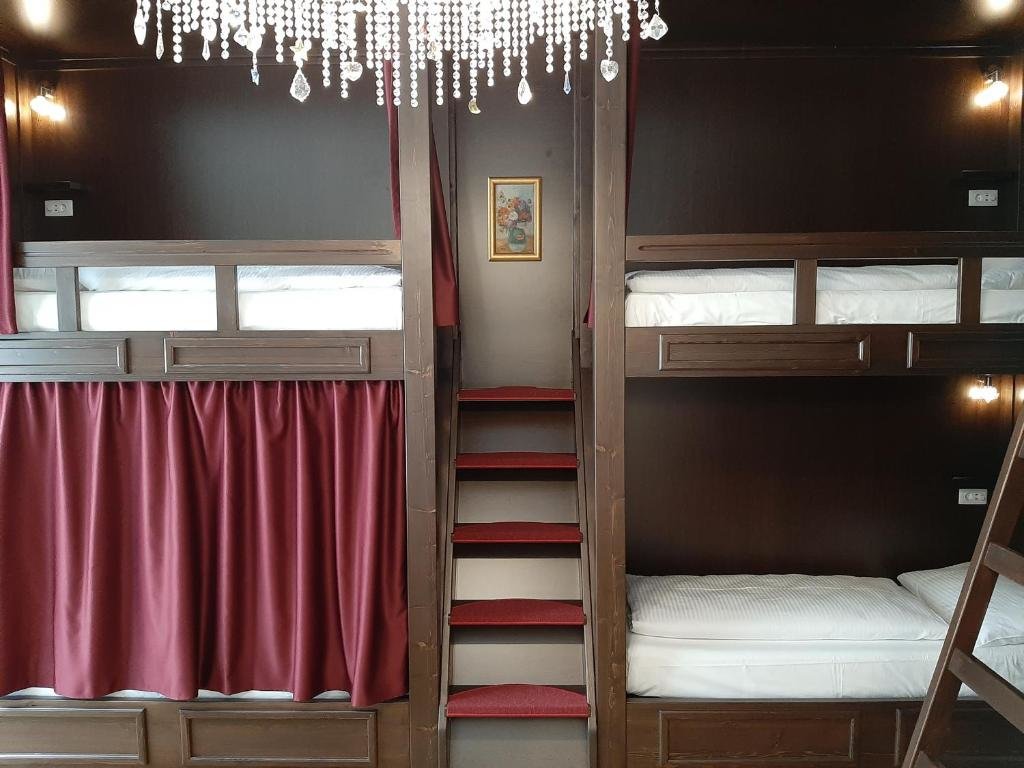 Кровать в общем номере Vienna Boutique - Premium Hostel