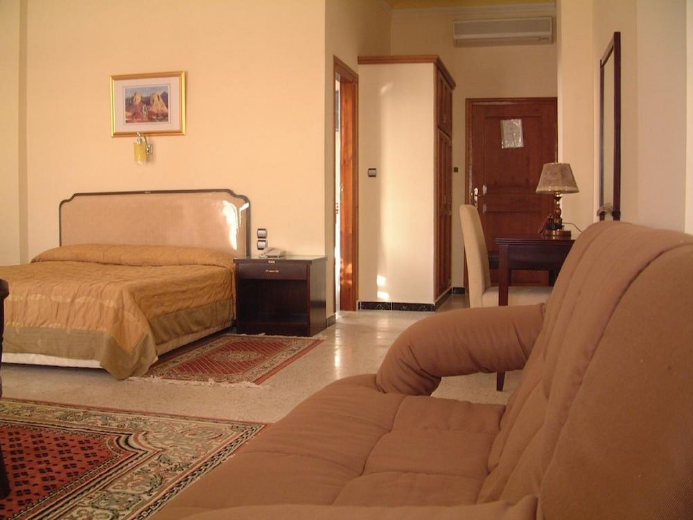 Standard Single room with balcony Majestic Annaba