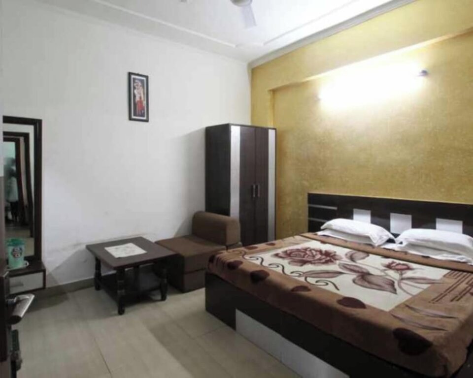 Standard Zimmer Goroomgo Viren Holiday Home Agra