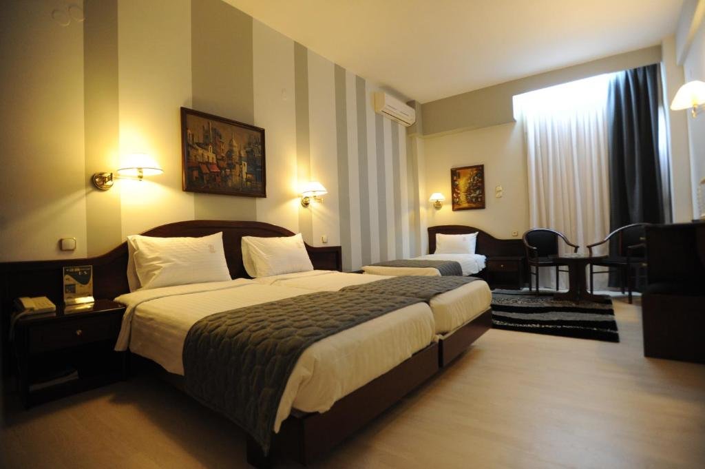 Standard Triple room Lingos Hotel