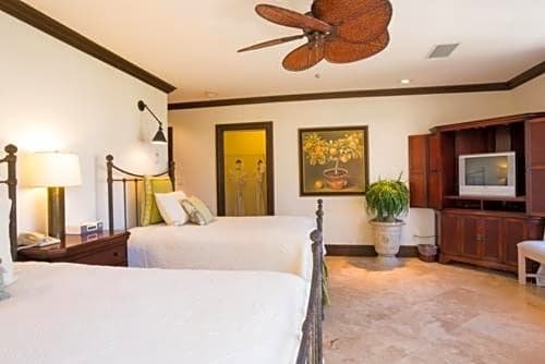 3 Bedrooms Standard room with ocean view The Somerset on Grace Bay