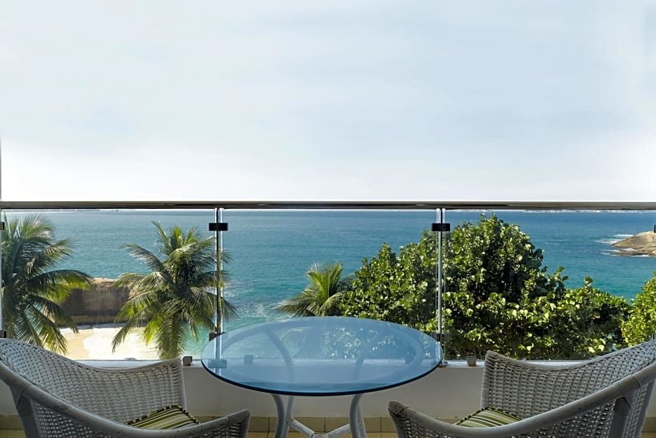 Четырёхместный номер Standard с видом на океан Sheraton Grand Rio Hotel & Resort