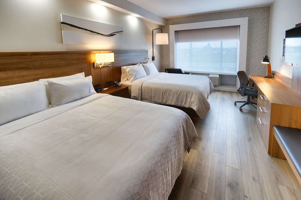 Standard Quadruple room Holiday Inn Express & Suites Trois Rivieres Ouest, an IHG Hotel