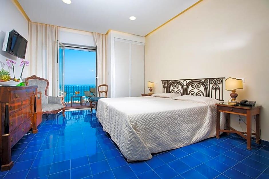 Standard Double room with partial sea view Hotel & Resort Le Axidie