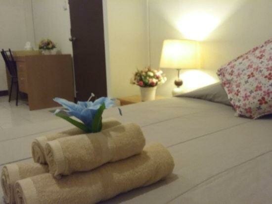 Cama en dormitorio compartido Srisin Guesthouse