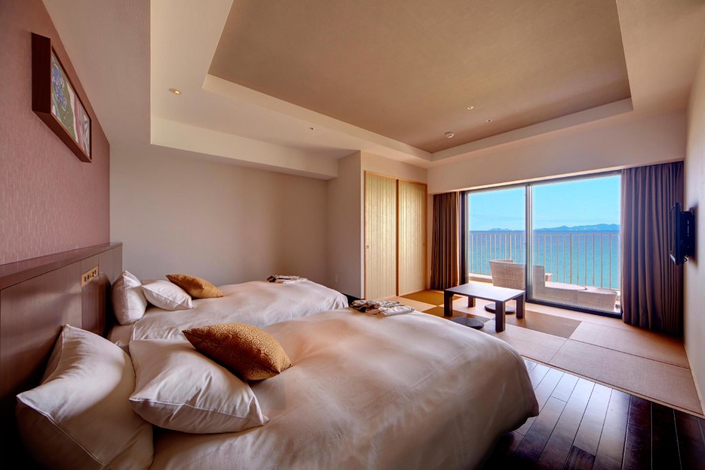 Deluxe room with ocean view Ryukyu Onsen Senagajima Hotel