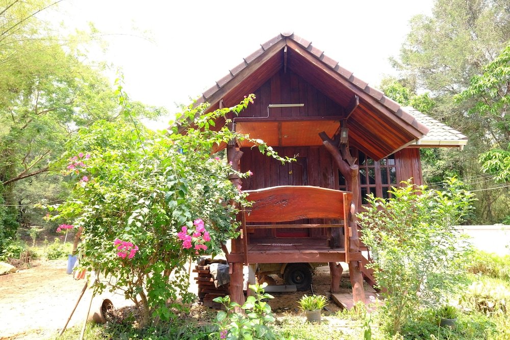 Cabaña Baanpakrimklong Sukhamon Homestay & Resort