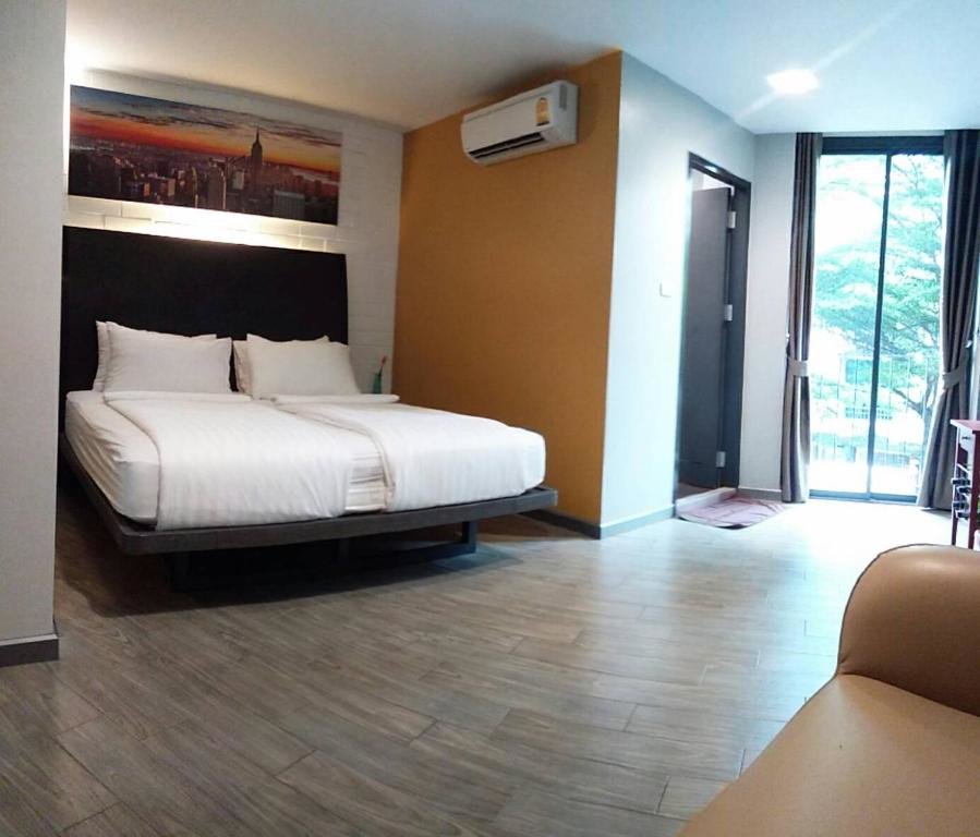 Standard room BBHouse Khlongtan