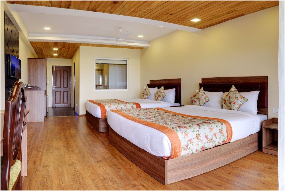 Camera familiare Standard con balcone e con vista sulle montagne Summit Barsana Resort & Spa