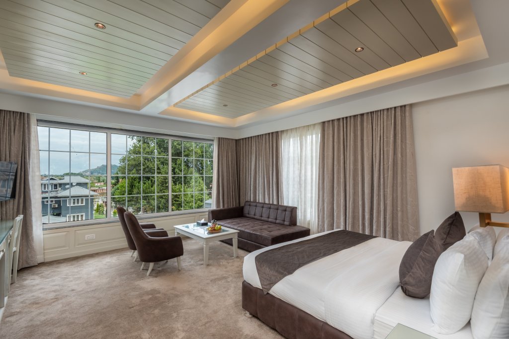 Семейный люкс Luxury с видом на озеро Hotel Grand Boulevard