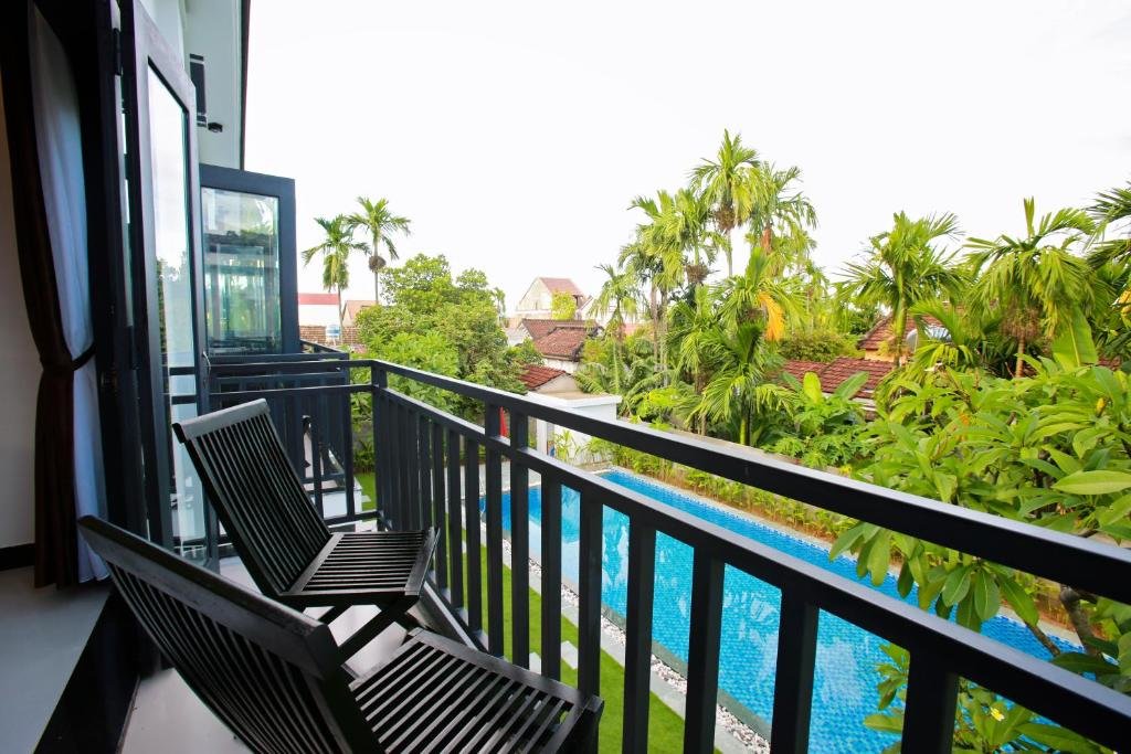Трёхместный номер Standard с видом на бассейн Hoi An Hideaway Villa