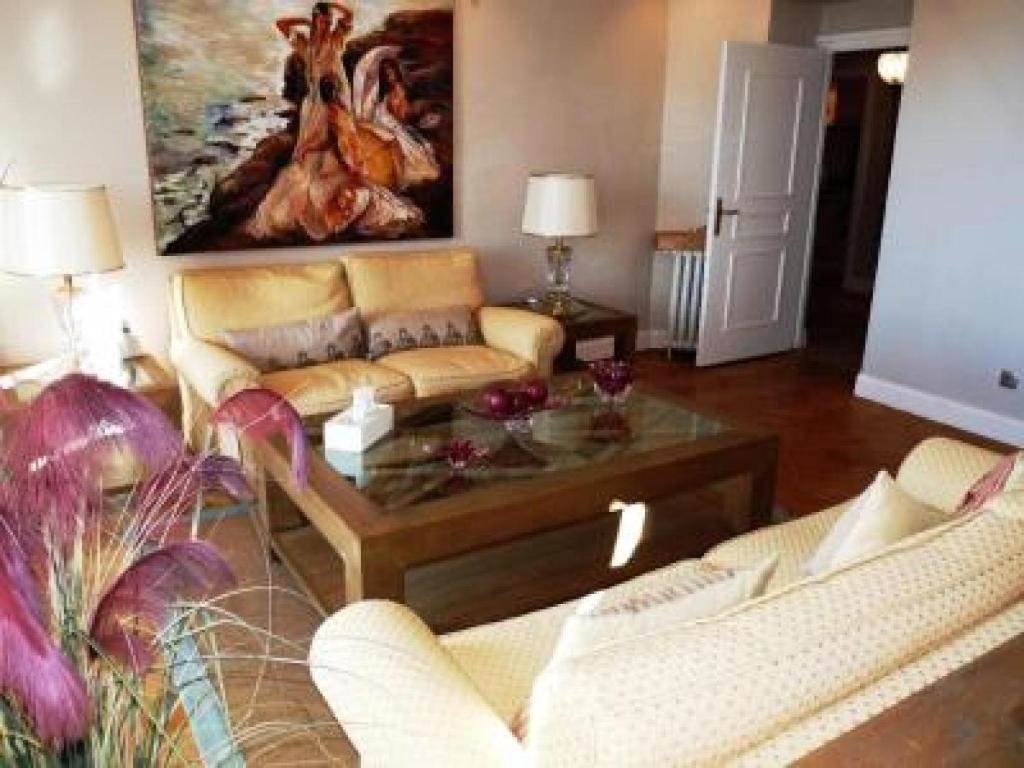 Апартаменты Charming 2 bedroom apt in Central Cannes walking distance to beaches Croisette and the Palais 678