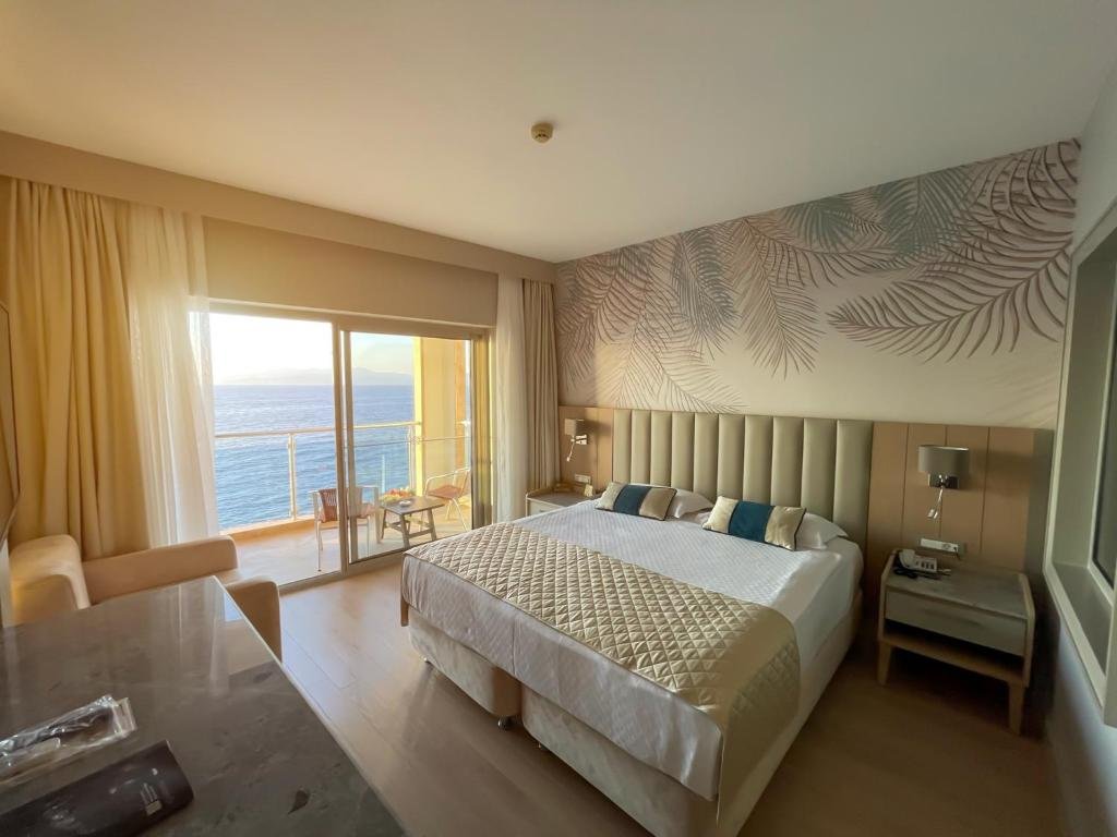 Двухместный номер Superior с видом на море Charisma De Luxe Hotel