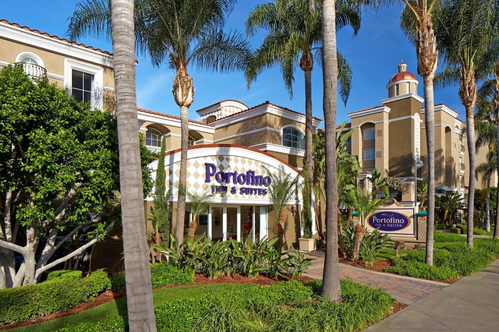 Люкс с 2 комнатами Portofino Inn and Suites Anaheim Hotel