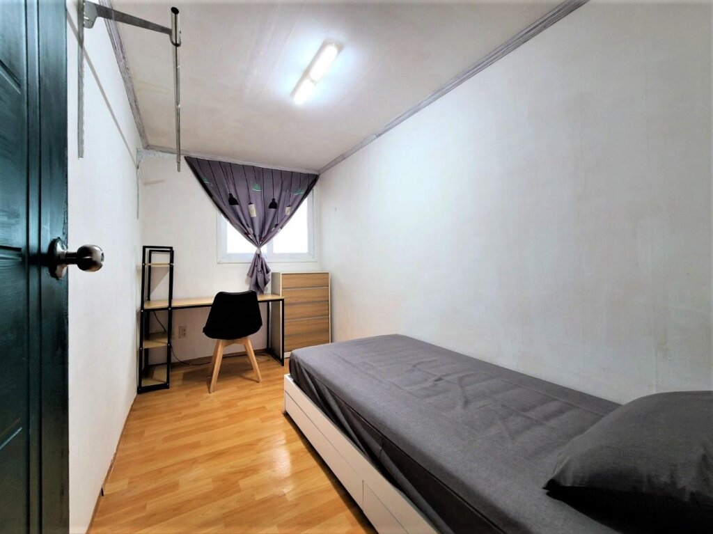 Bed in Dorm (male dorm) Hwa Yang Yeon Hwa