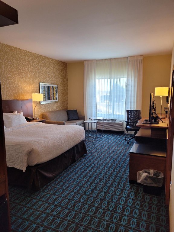 Люкс Fairfield Inn & Suites by Marriott Butte