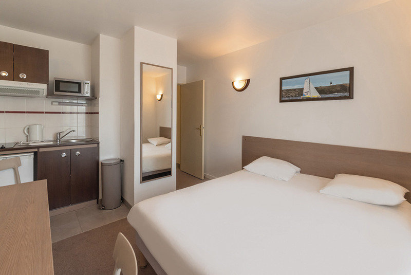 Standard Doppel Zimmer mit Balkon Comfort Aparthotel Versailles, St Cyr l'Ecole