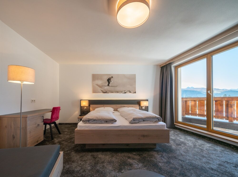 Comfort Double room with balcony and with mountain view URSPRUNG Panorama Hotel Königsleiten