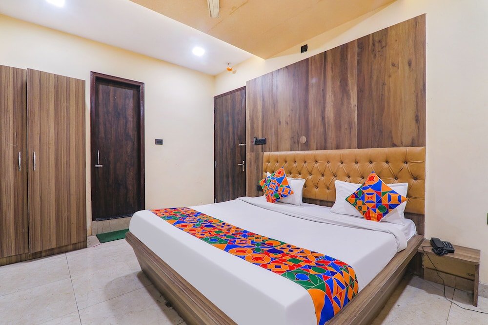 Premium room Fabexpress Jayati Oasis