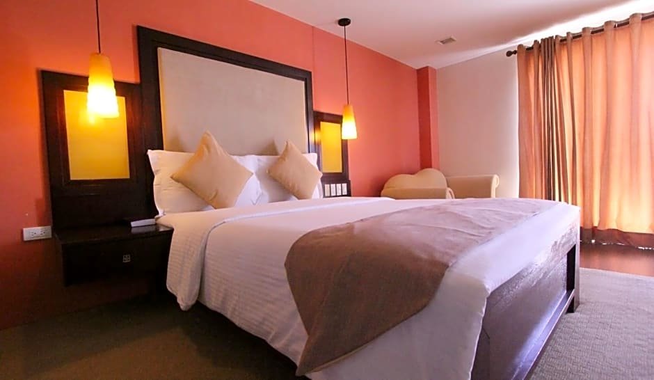 Двухместный полулюкс Coron Gateway Hotel & Suites