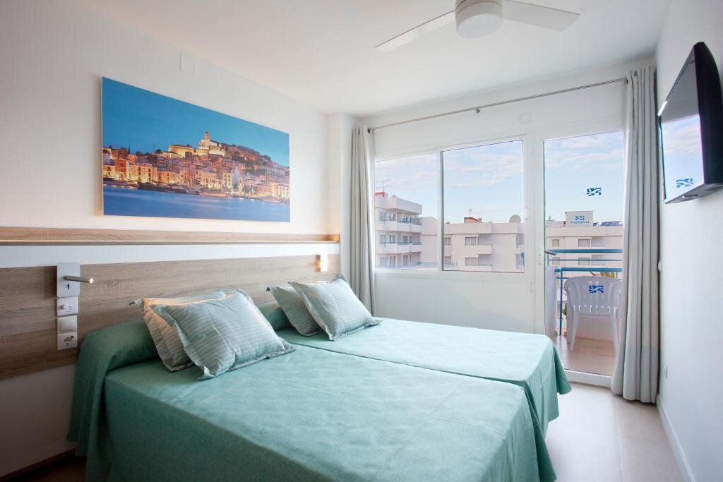 Апартаменты с 2 комнатами с балконом Playa Bella Apartments