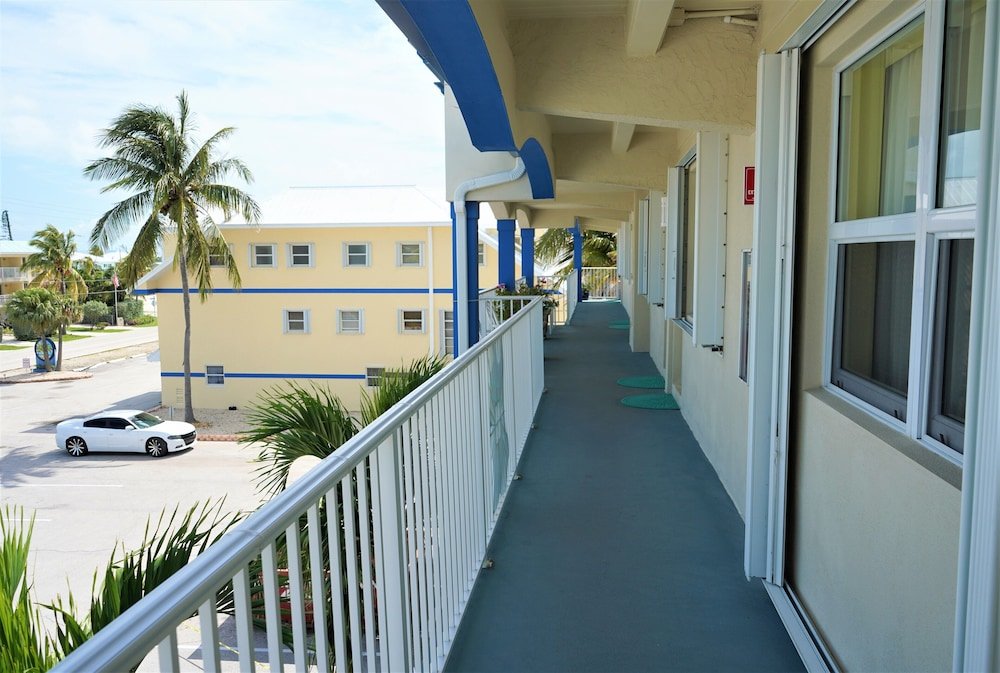 Четырёхместный номер Standard Glunz Ocean Beach Hotel and Resort