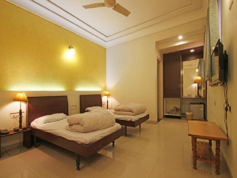 Deluxe room Samrat Hotel