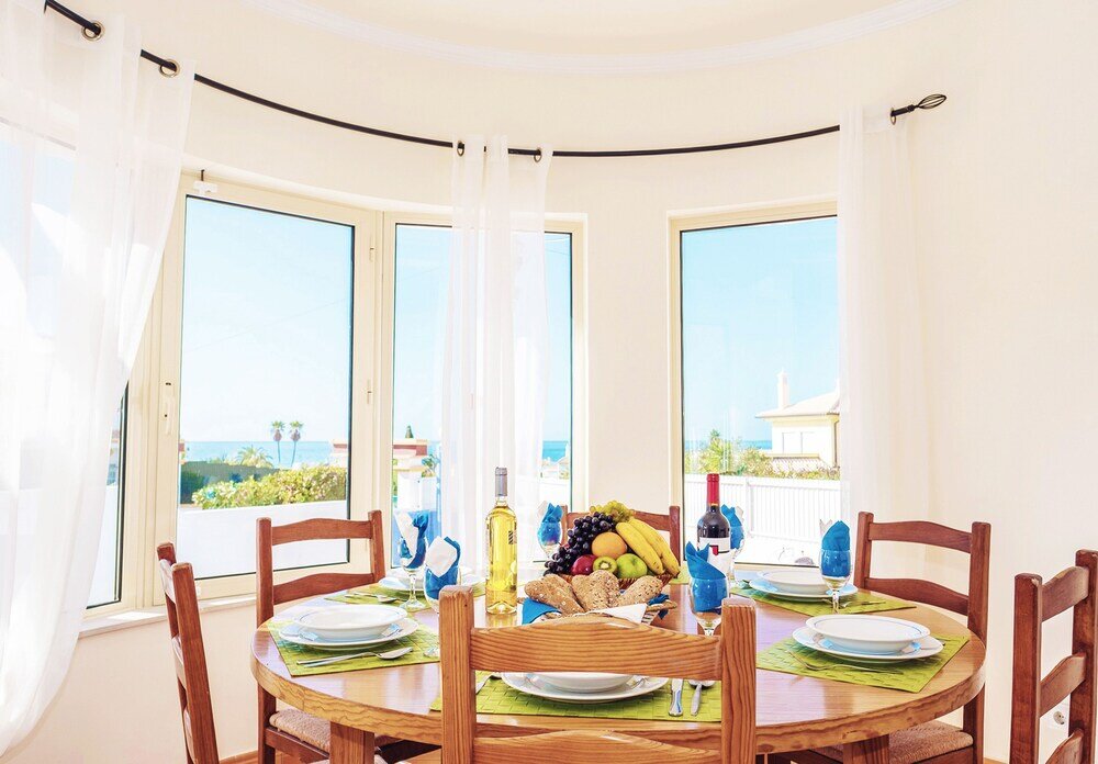 Вилла с 4 комнатами с балконом и с видом на море Villa Melanésia
