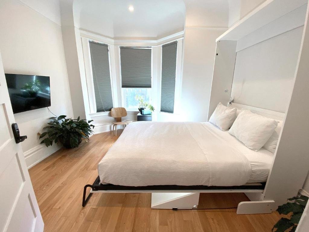 Коттедж 3BR/2BA Remodeled flat in Heart of Castro