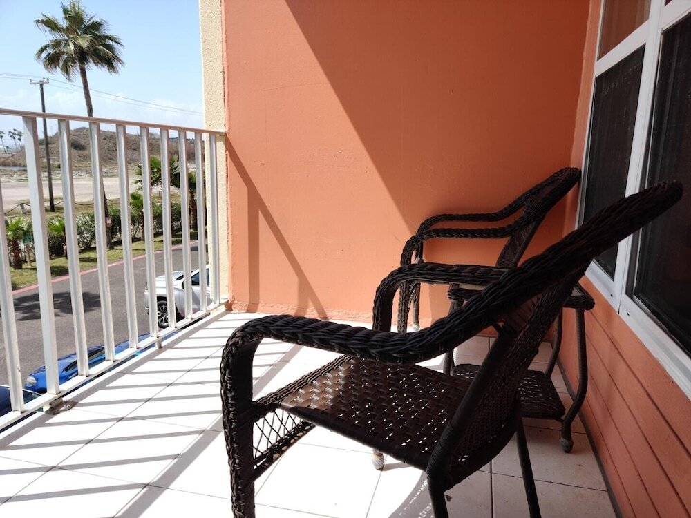 Standard chambre Beach Access Condo Nice Pool/hot tub Area W/bbq 2 Bedroom Home by Redawning