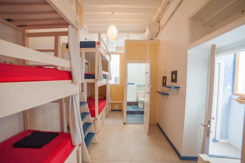 Кровать в общем номере (женский номер) Casa Caracol