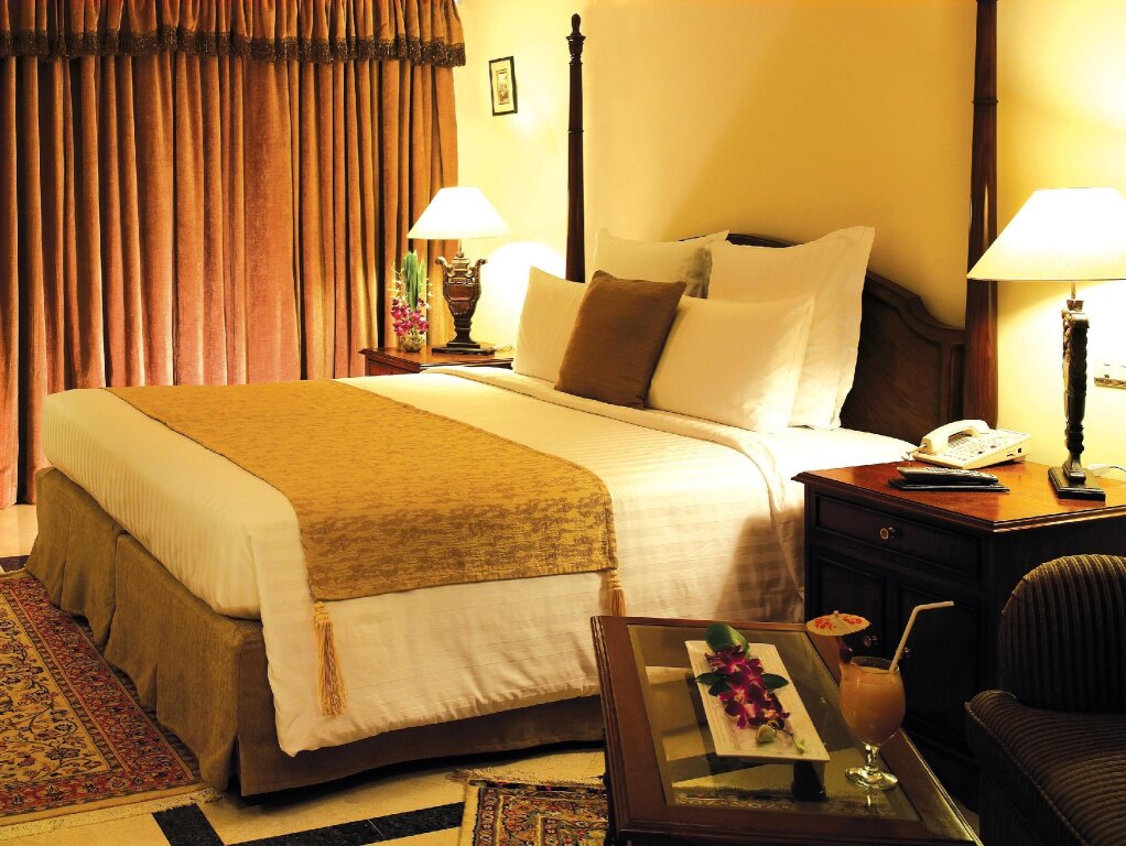 Standard room Pearl Continental Hotel, Karachi
